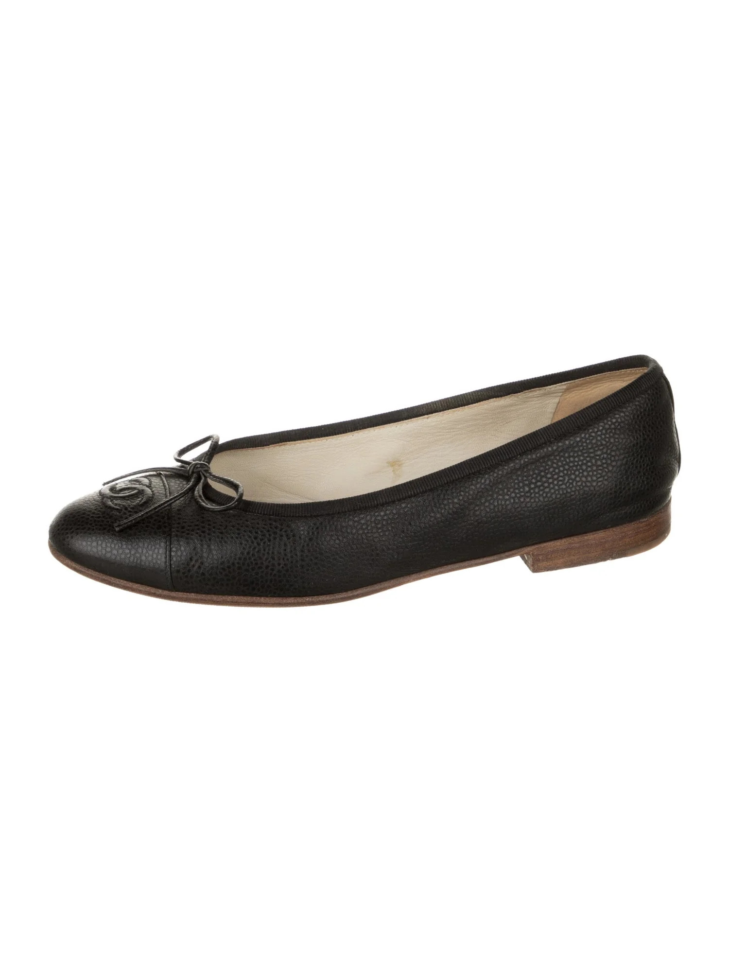 Chanel Interlocking CC Logo Leather Ballet Flats | The RealReal