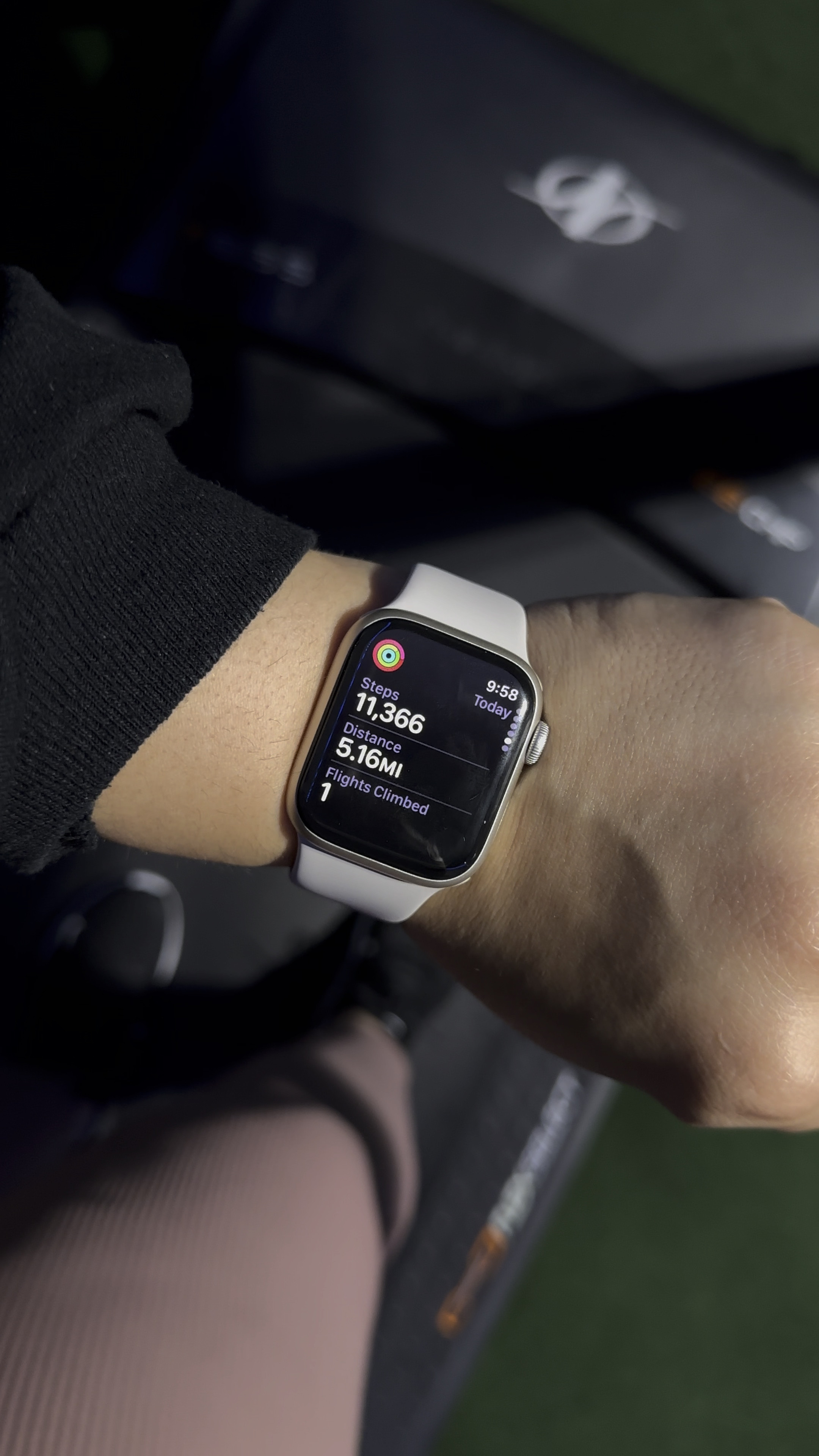 Getting those steps in! 

#LTKGiftGuide #LTKCyberWeek #LTKActive