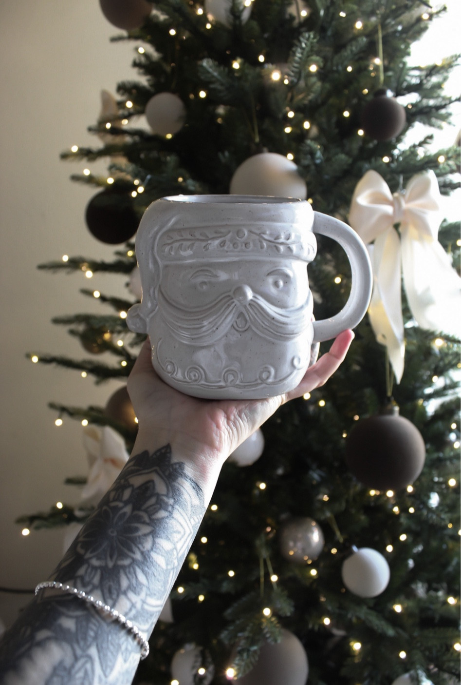 The prettiest Santa mug 🎅🏼

#LTKSeasonal #LTKHoliday #LTKFindsUnder50