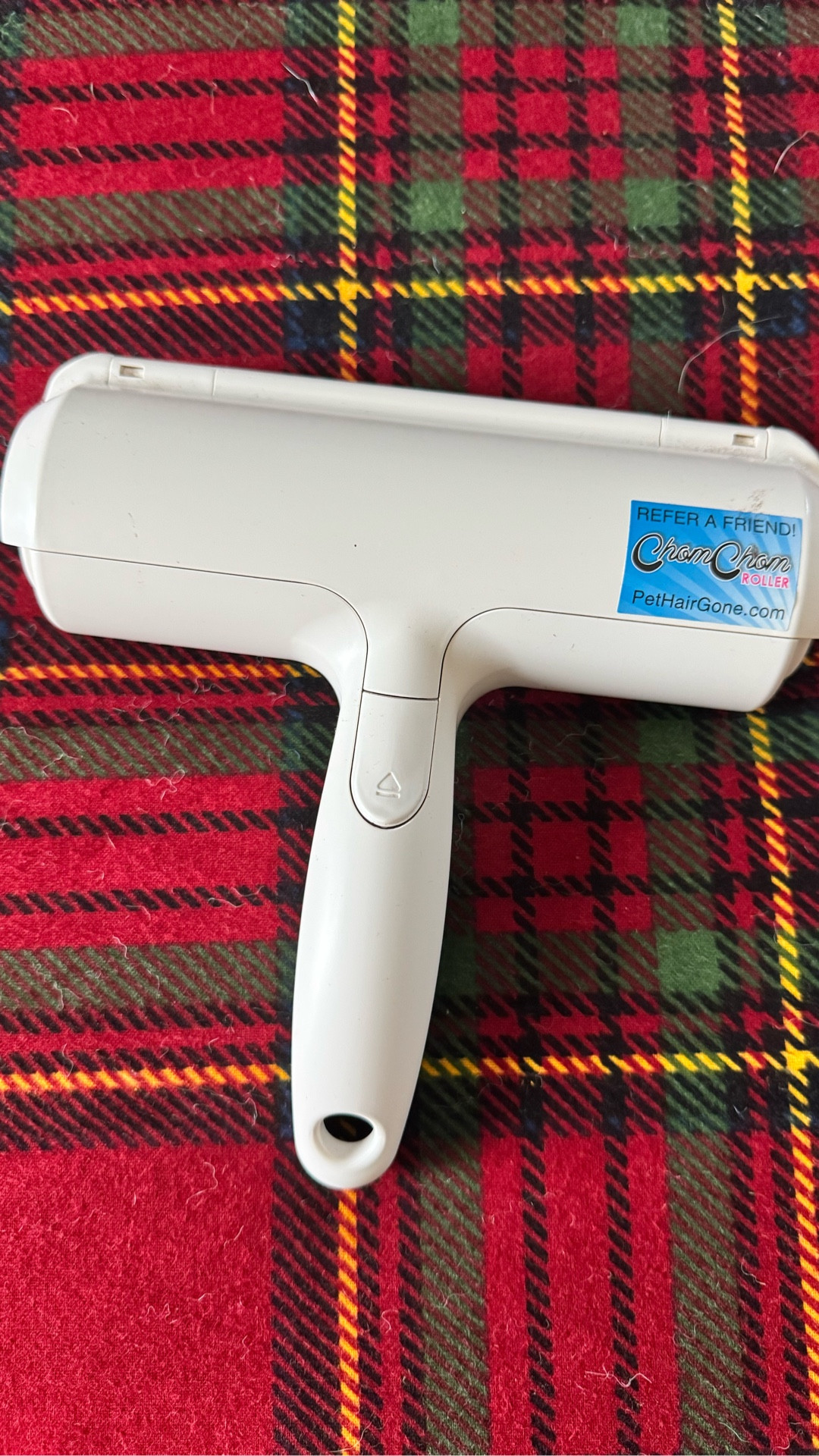 Because life with a husky means hair gets everywhere and I needed this beautiful bed spread for Christmas 

Get rid of dog hair quick with this ChomChom. My new favorite cleaning tool! 

#LTKmomlife