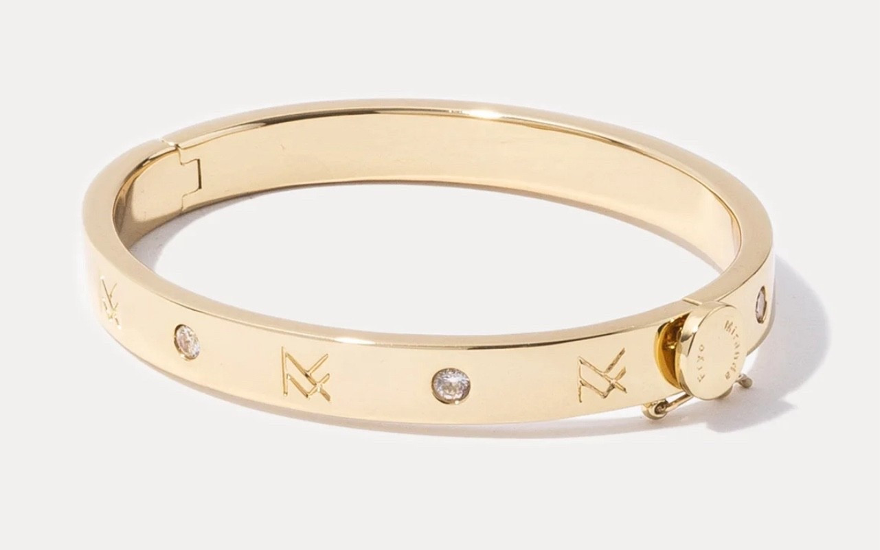 This is an amazing bracelet. It looks designer expensive but for a fraction of the price. It comes in gold and silver

#LTKHoliday #LTKOver40 #LTKGiftGuide