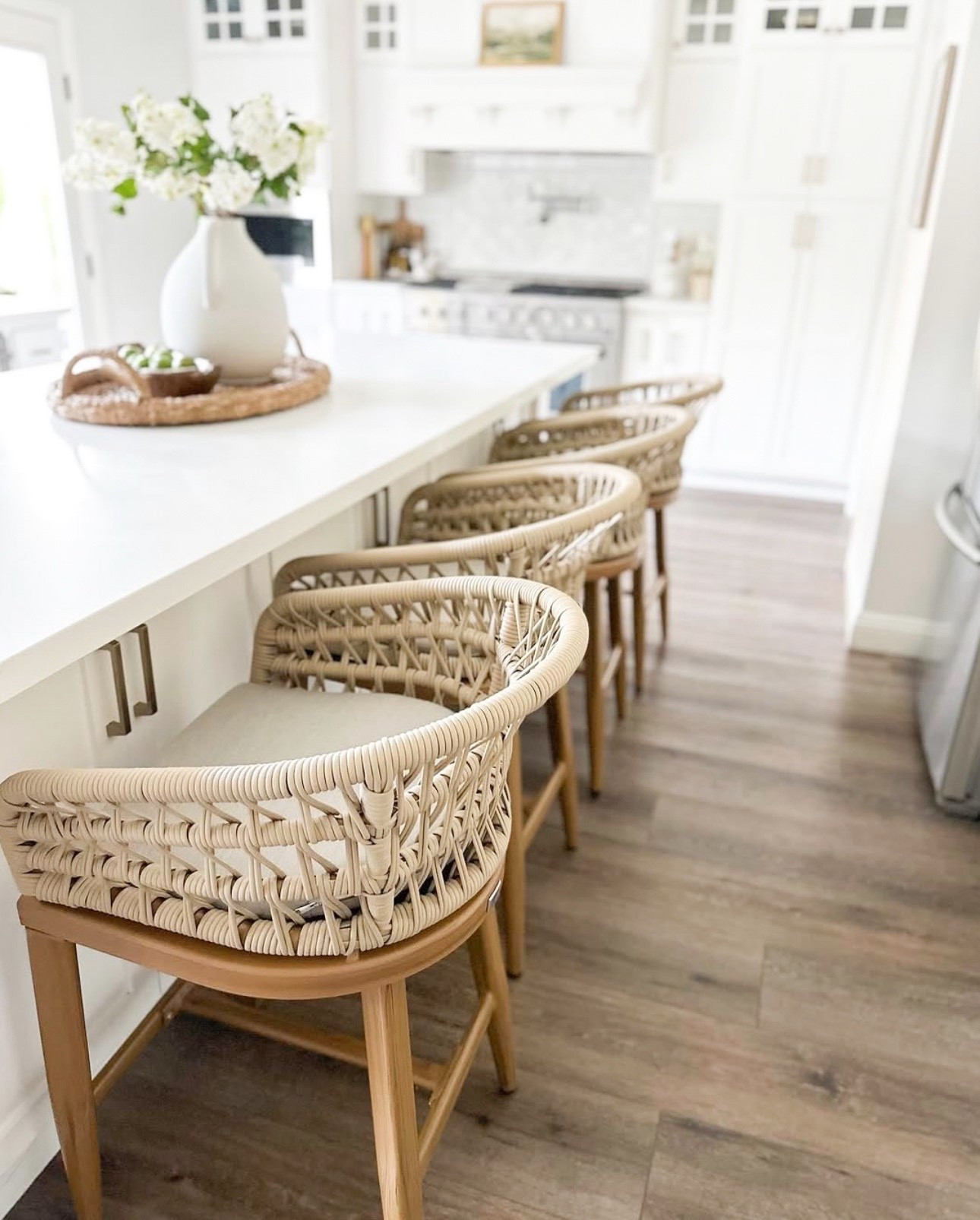 the classic coastal outdoor/indoor rattan counter height stools! a beautiful addition to any kitchen, bar, or any seating area. pair up with a set of pillows of your choice for extra comfort <3

photo credits: purple leaf via amazon 

#LTKmorningroutine #LTKHome #LTKSeasonal