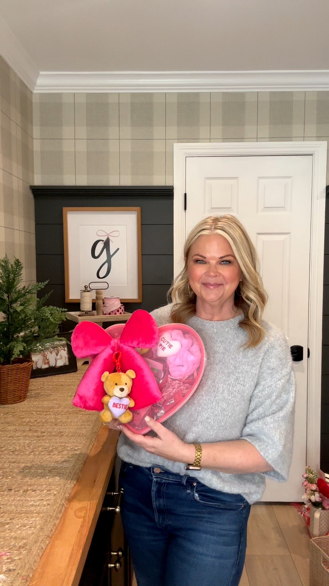 These boxes are perfect for Valentine gifting! They come in multiple sizes & other Valentines shapes. Follow along for more gift ideas🩷🩷

#LTKstorytime #LTKValentine #LTKSeasonal