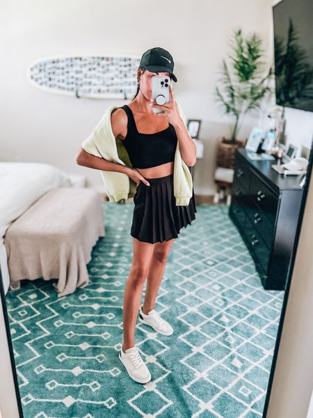 SUMMER TO FALL: preppy // sporty vibes


Black pleated skirt / skort, lime pullover, sauv shoes and the comfiest black Nike hat 🫶🏼

#LTKstyletip #LTKunder100 #LTKunder50