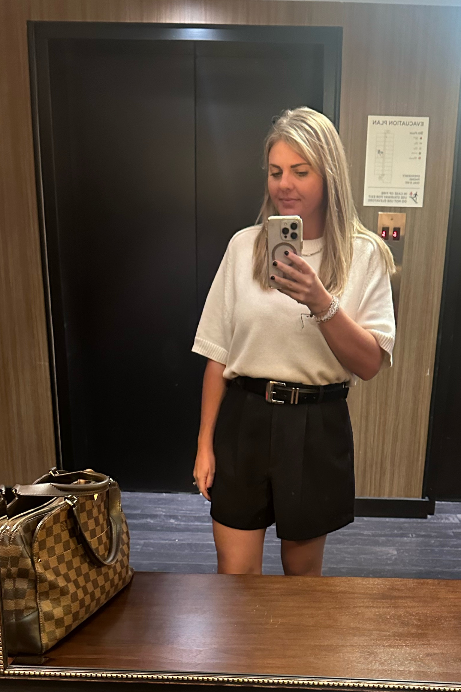 Work dinner fit! #abercrombie

#LTKFindsUnder100