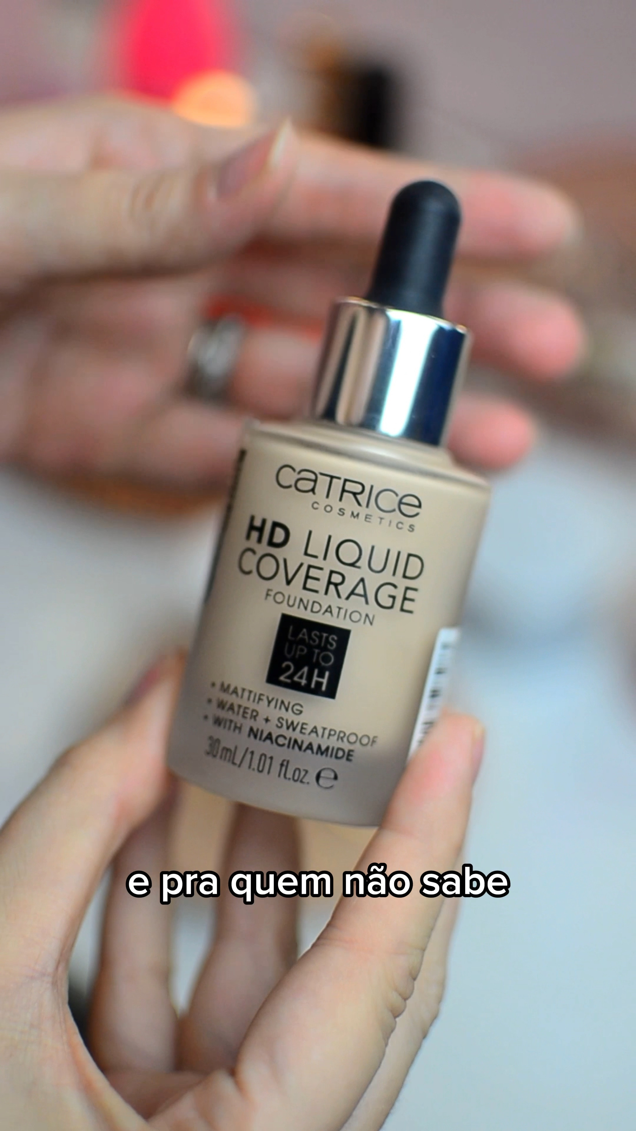 Como ninguém tá falando e exaltando toda potência e maravilhosidade desta base da Catrice ? 😨🥰 Base fluida, de cobertura de média a alta, com acabamento natural, aveludado e Matte, super Matte, mas que fica ultra confortável mesmo em peles mais secas como a minha. 🥰 Comprei a minha no site da @primorportugal, mas para nossa alegria, desde o ano passado a Catrice pousou no Brasil e trouxe seis produtos mantendo os preços acessíveis como são lá fora 🥰👏
.
.
#Catrice #CatriceBrasil #catricemakeup

#LTKbeauty #LTKVideo #LTKbrasil