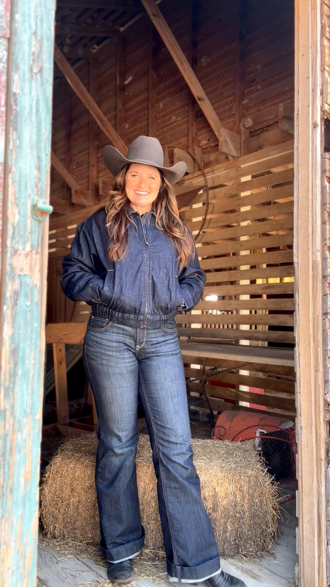 My new favorite jeans!  @ariat trouser jean has a great fit!  So comfortable, look great and under $100
Western outfit
Fall 2025

#LTKStyleTip #LTKOver40 #LTKFindsUnder100