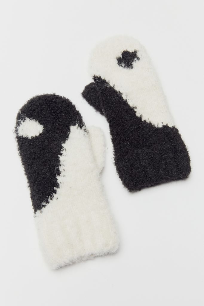 Hansel From Basel Yin Yang Mitten | Urban Outfitters (US and RoW)