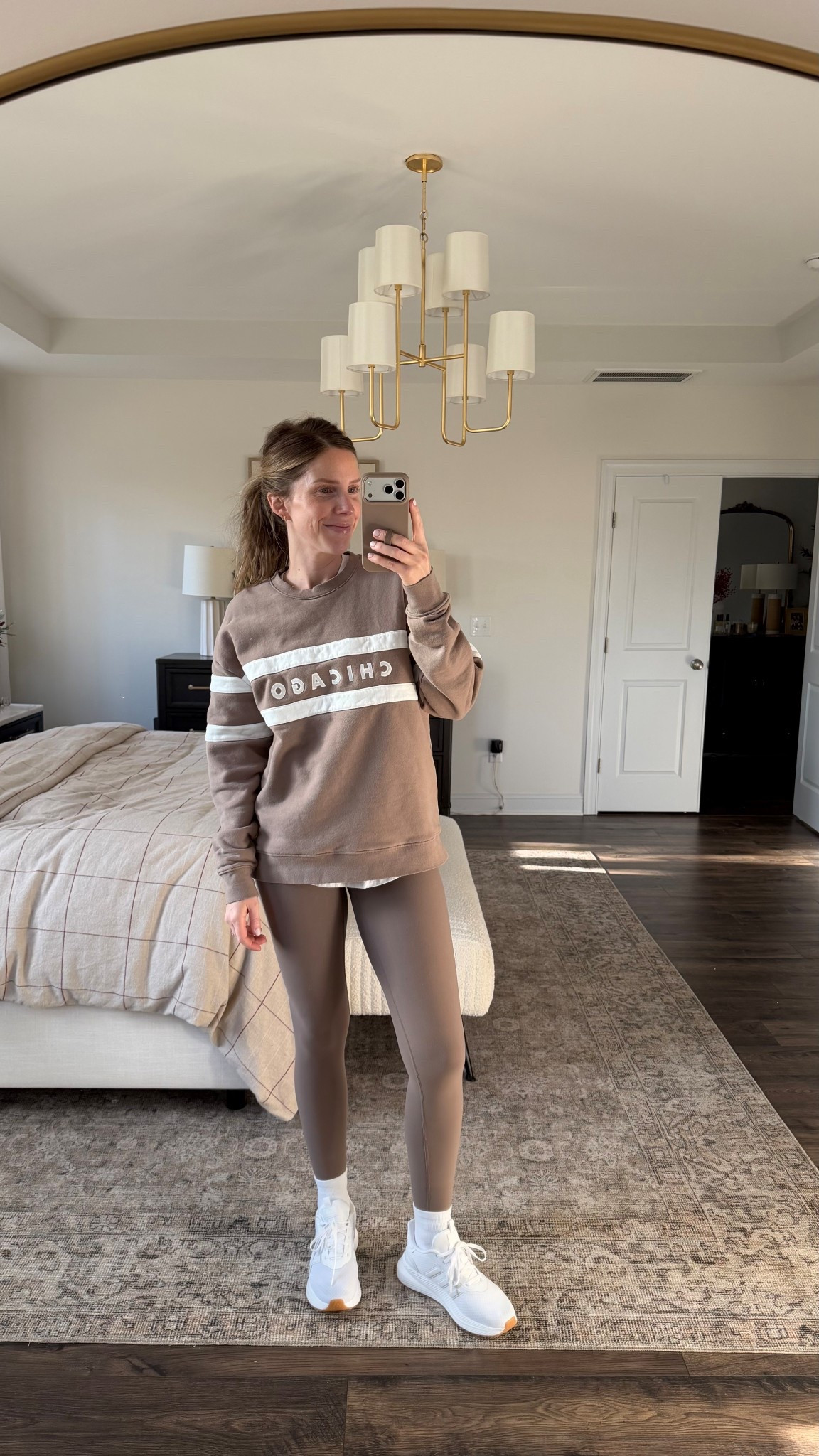 Comfy neutral for an afternoon with the kids! Wearing M in sweatshirt 
