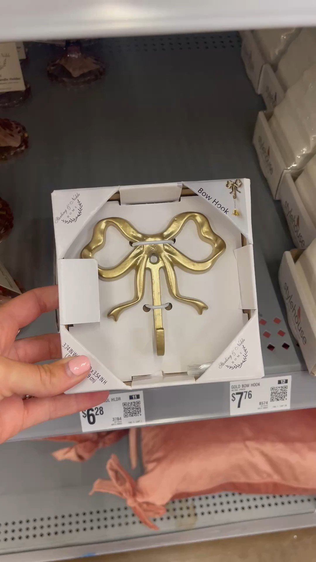 Gold bow hook only $7!!

Bow, bow decor, hook, gold hook, girl room decor, preppy decor, coquette, Walmart, Walmart home 

#LTKHome #LTKKids