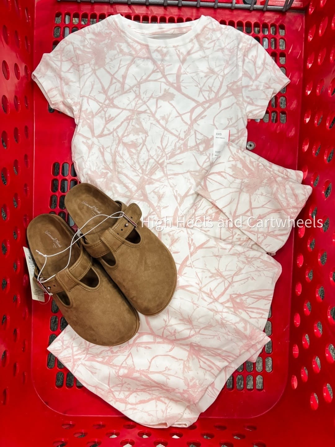 This pink camo outfit from Targ is such a vibe.✨ So comfy and the perfect everyday look. Snag your new favorite memory foam clogs before they sell out!!🚨