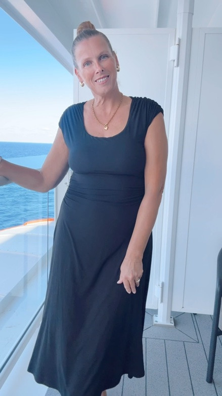 Built in bra dress!!

The perfect travel dress, dress it down or dress it up, so comfy and very flattering on

#LTKstyletip #LTKtravel #LTKsummer