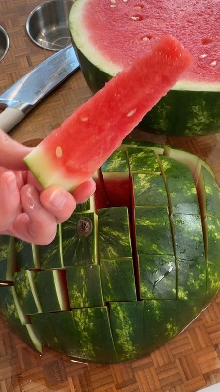 Want the perfect bite sized pieces of watermelon? 🍉 Try this simple trick to quickly + easily cut up your watermelon this summer. ☀️ #Watermelon #SummerFood #SummerParties 

#LTKFamily #LTKVideo #LTKSeasonal