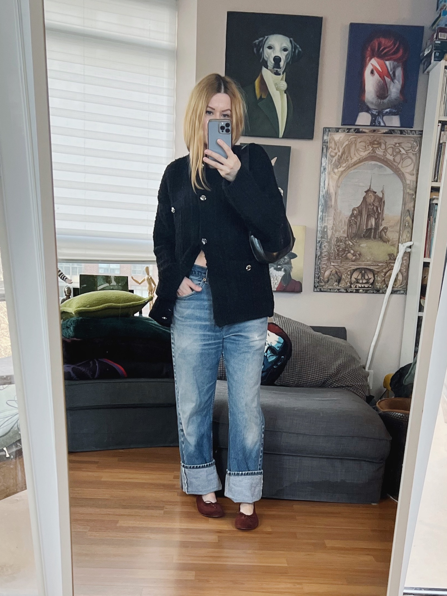 The agressive jean cuff is really on trend right now, but instead of running out to buy one of the myriad of cuffed jeans being sold, just cuff a pair you own. The aggressiveness of the cuff will depend on the length of the jeans. These are super long on me so I could go REALLY big if I want. Paired with two other current trends: the Lady Cardigan, and ballet flats. 
Jeans and bag are vintage. 
. 
#winterlook  #torontostylist #StyleOver40 #trendystyle #springtrends #vintagelevis #secondhandFind #fashionstylist #slowfashion #FashionOver40  #MumStyle #genX #genXStyle #shopSecondhand #genXInfluencer #genXblogger #secondhandDesigner #Over40Style #40PlusStyle #Stylish40


#LTKover40 #LTKstyletip #LTKitbag