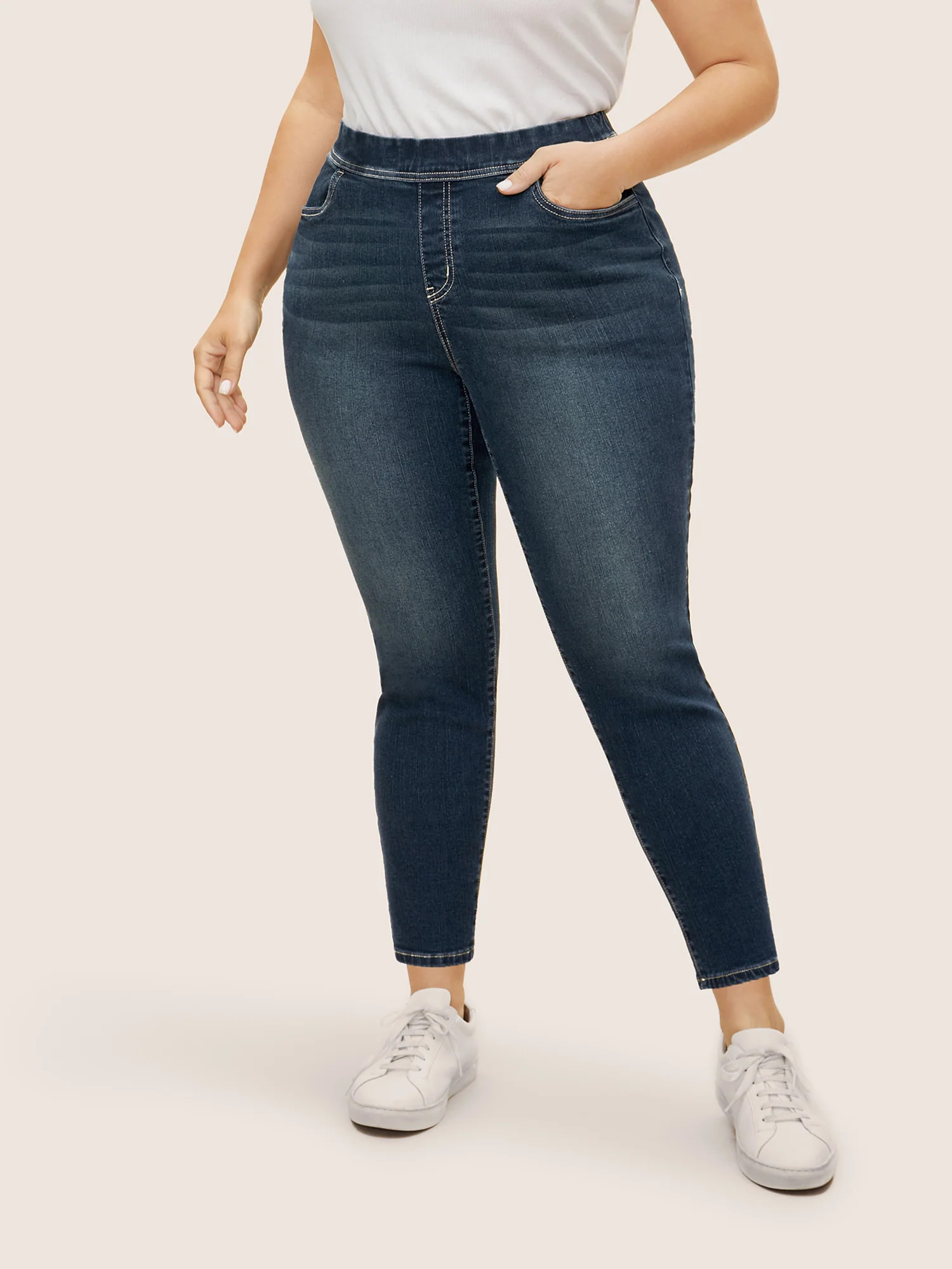 Dark Wash Elastic Waist Slim Cropped Jeans | Bloomchic