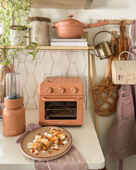 #Ad Here's a breakdown of the best deals during the @ourplace Spring Sale! 

Always Pan 2.0 - originally $150, now $110
Perfect Pot - originally $165, now $130
Cast Iron Always Pan - originally $155, now $ 110
Griddle Pan - originally $125, now $75
Wonder Oven- originally $195, now $165
Dream Cooker - originally $250, now $200
Splendor Blender - originally $125, now $115

This sale won't happen again for a while so score the deals while you can! #ourplace #fromourplace #alwayspan 
