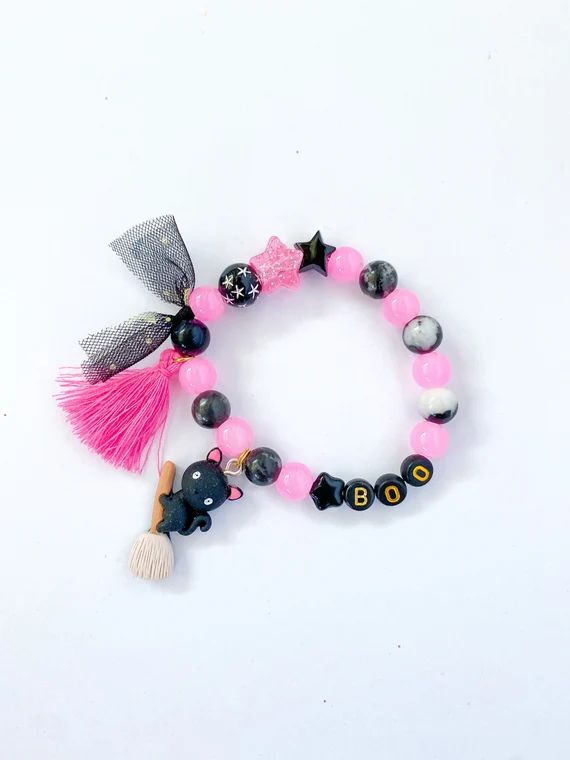 KIKI  |  beaded Halloween cat bracelet | Etsy (US)