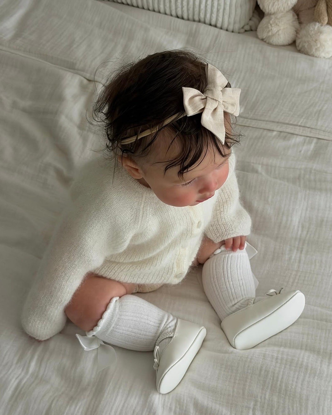 Comfy cozy sweater outfit for baby girl

#LTKBaby #LTKKids #LTKootd