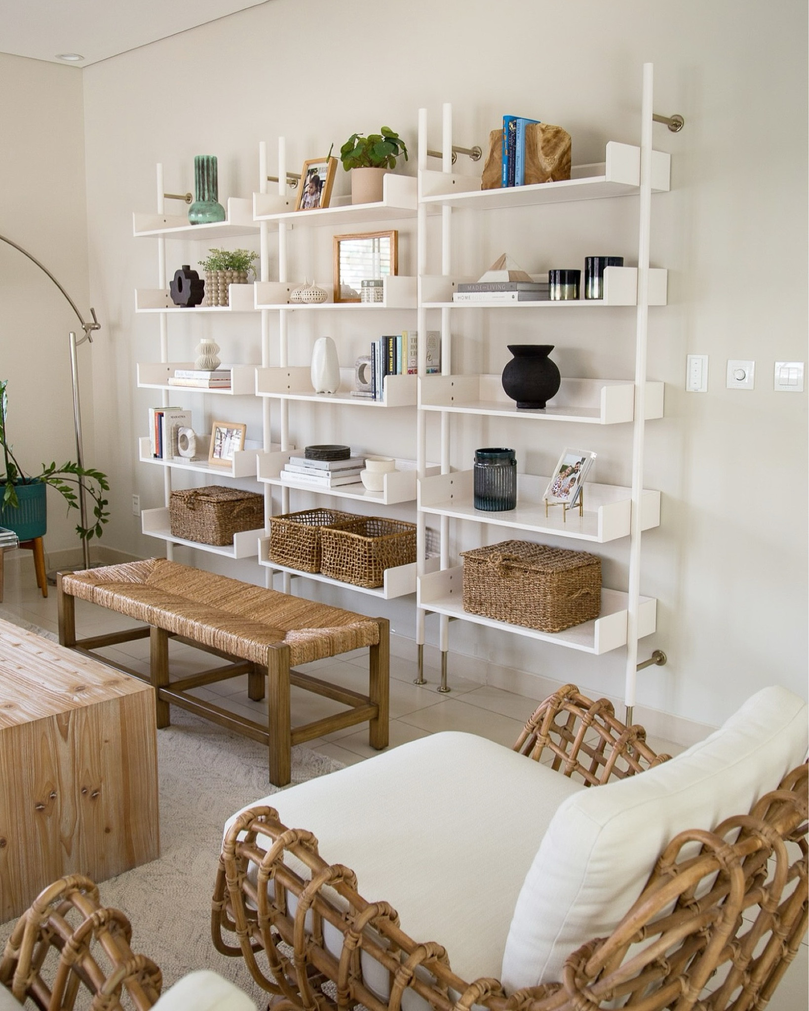 *NEW BLOG POST - Neda’s Home: Living + Dining Room*

This space started off with such good bones, but just needed a little oomph! Adding some statement pieces and upping the coziness factor brought it all to a whole new level. 

I hope you like this makeover! 

Check out the full blog post with lots more pictures in my stories and in my profile…

Post - Neda’s Home

#tdsnedashome #thedesignsoukprojects