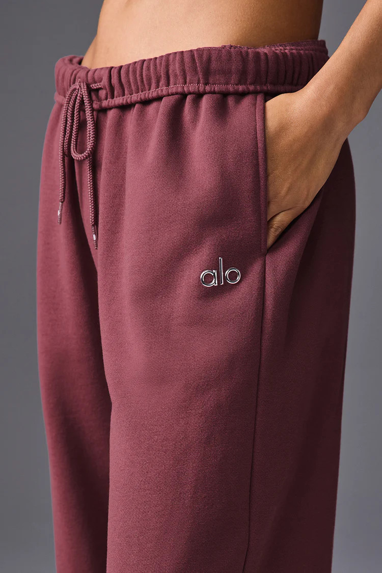 Accolade Straight Leg Sweatpant | Alo Yoga