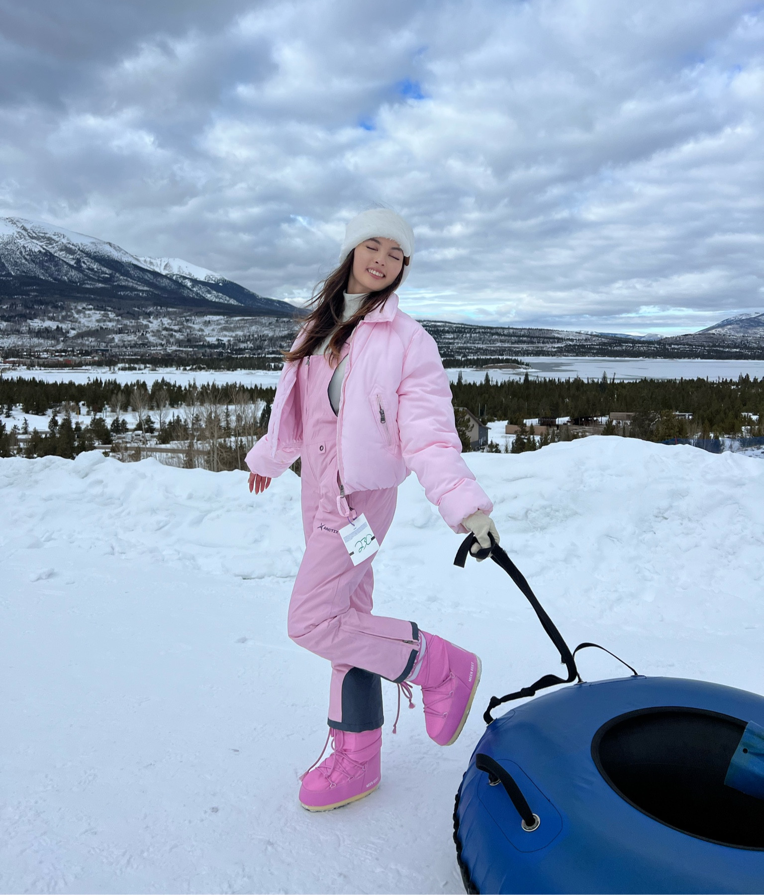 pink snow suit outfit

height: 5’3
snow suit: xs small-short