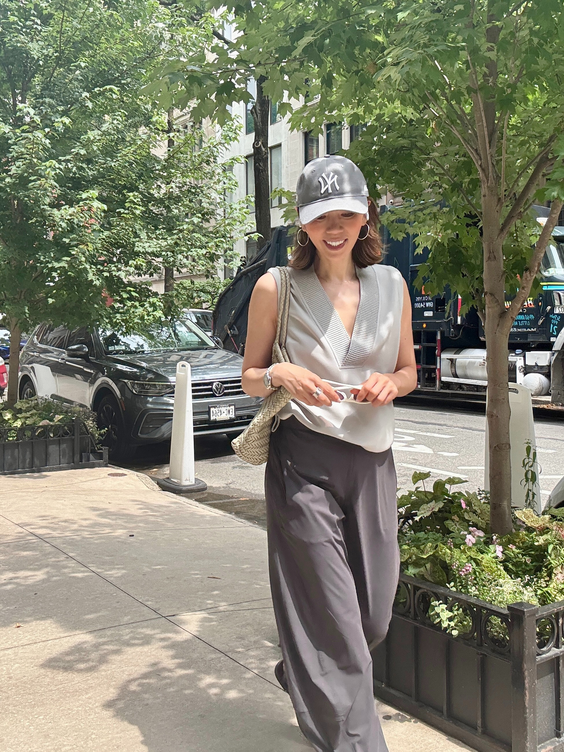 Top @Varley size L｜Pants @Ruti size 6, 15% off promo code 【XZJESSICA】）

#LTKootd #LTKOver40 #LTKMidsize