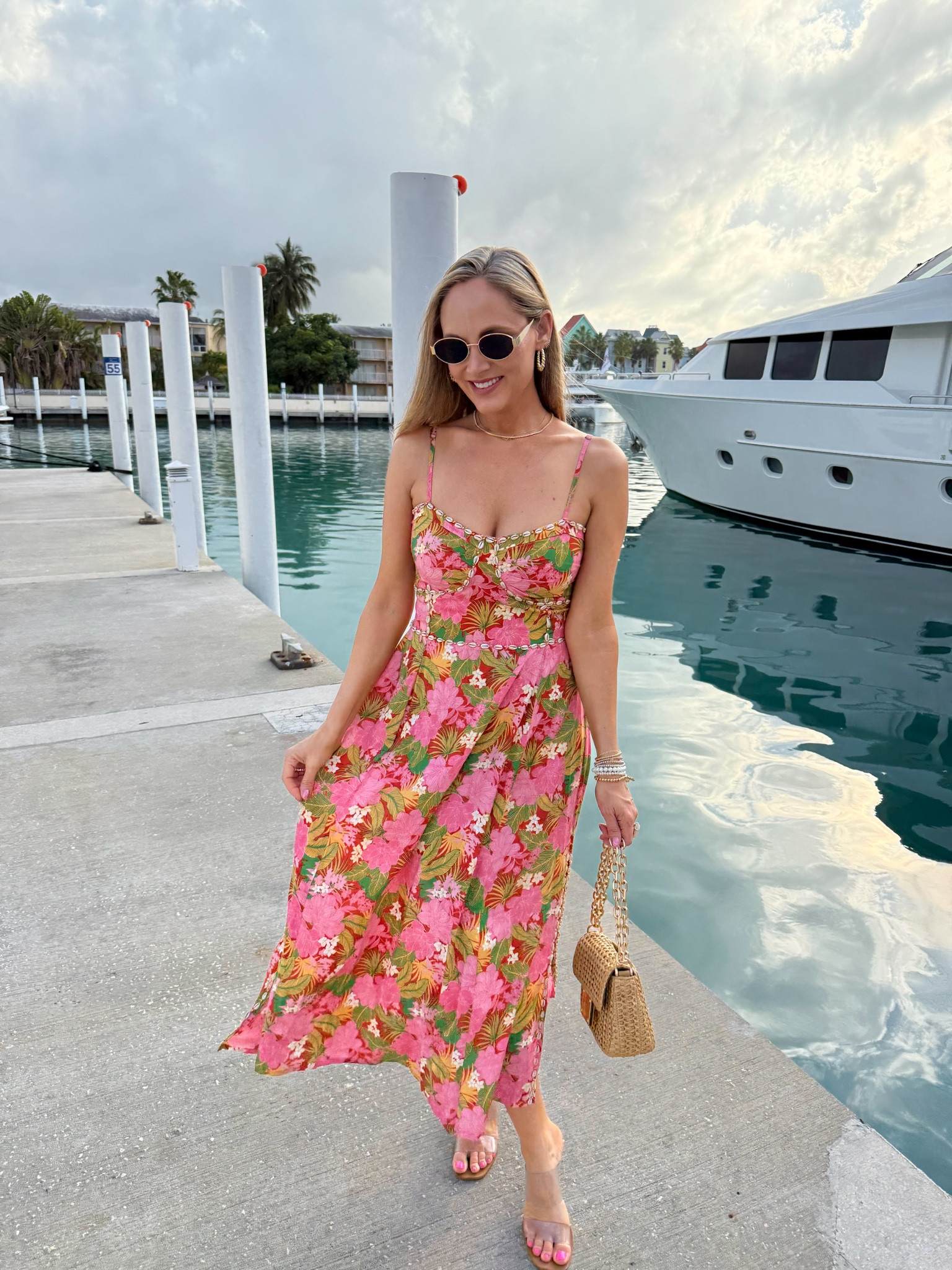 Adorable flowy floral dress for vacation or a Sunday brunch outfit! ❤️

#LTKFindsUnder100 #LTKFindsUnder50 #LTKOver40