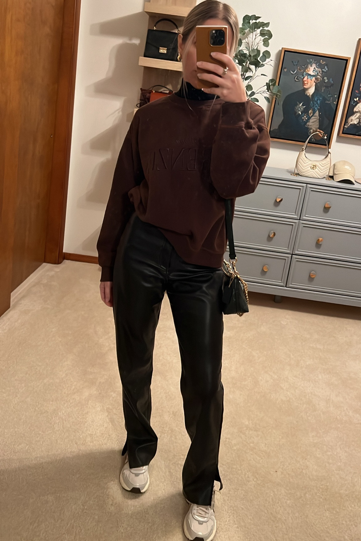 Such a cute comfy outfit. 