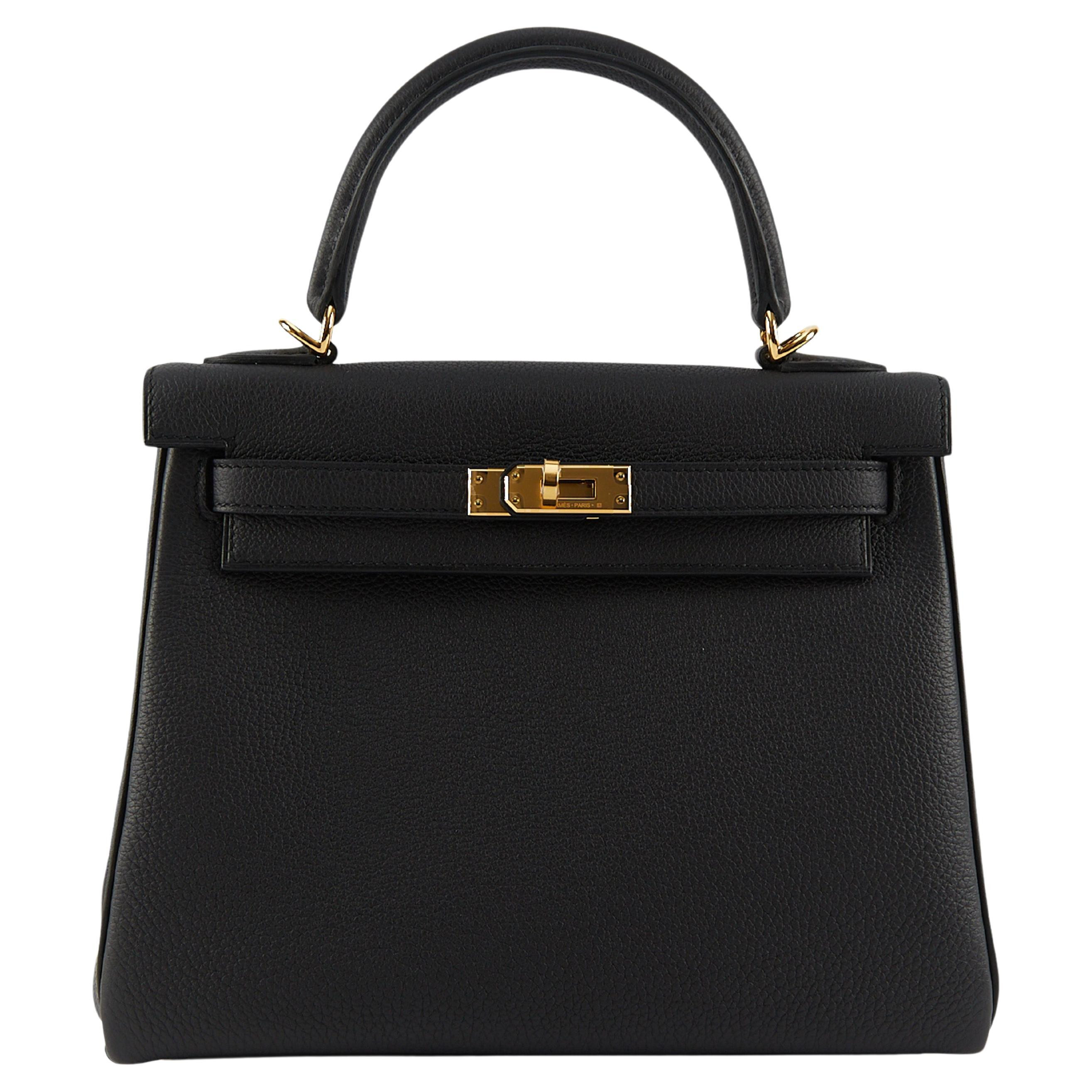 HERMÈS KELLY 25CM Cuero Togo NEGRO con Herrajes Dorados | 1stDibs