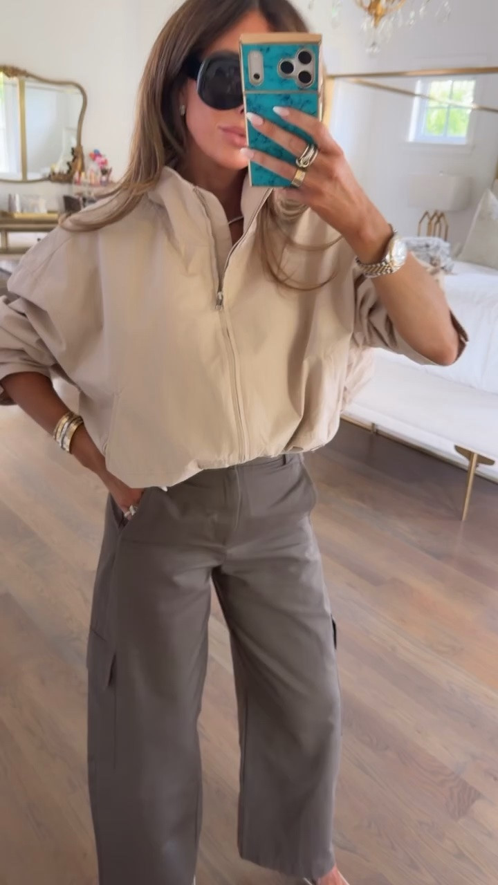 H&M OOTD!! Wearing an XS in the jacket and US 4 in the barrel pants! 

H&M fashion, H&M finds, Amazon finds, Barrel pants, Fall outfits women, Fall jackets, Fall pants, Business casual workwear, Teacher outfits, Gemme Beauty, Emily Gemma

#LTKdayinmylife #LTKSeasonal #LTKWorkwear