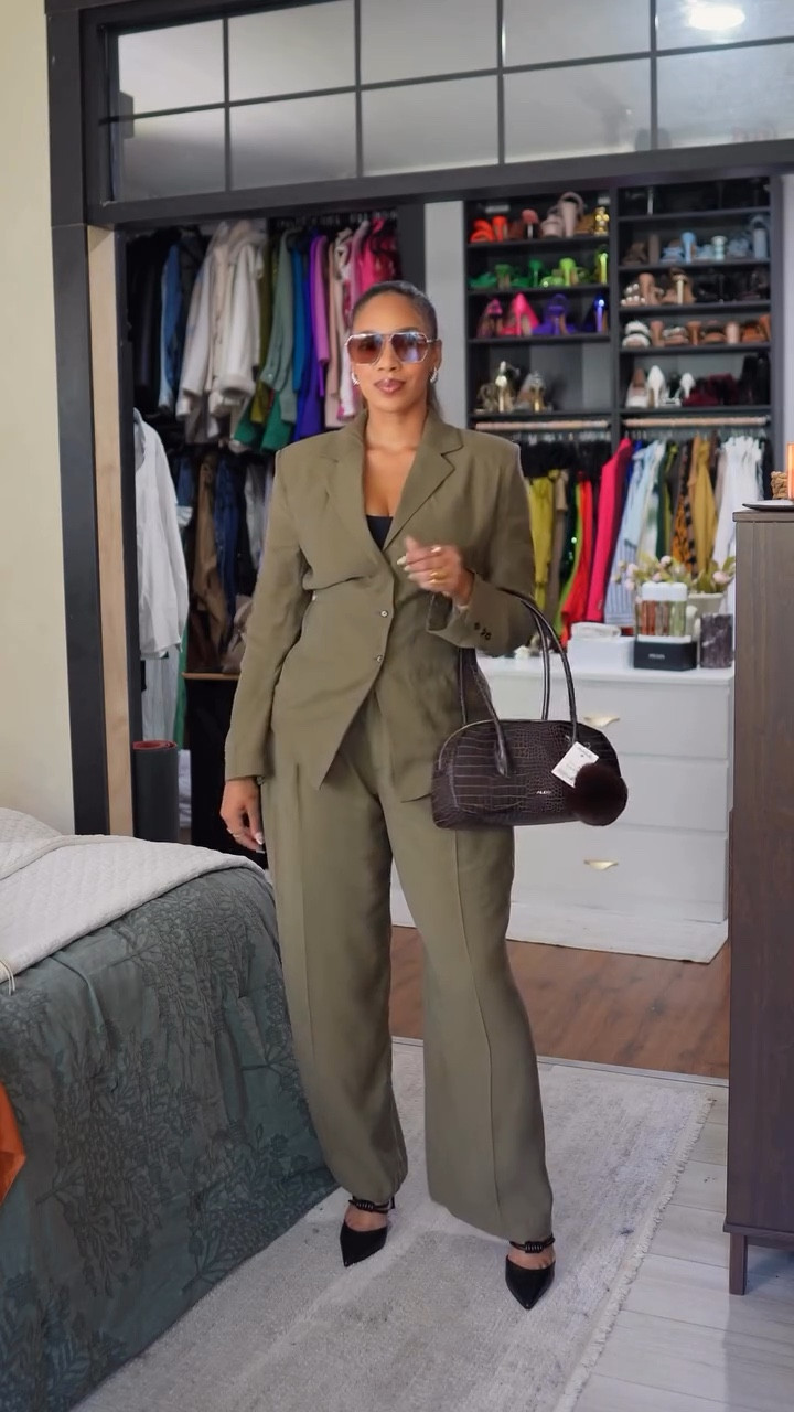 They didn’t make this suit with my body in mind… But I made it mine anyway 💅🏾 That’s the difference between copying a look and curating one that reflects YOU. Comment “Shop” to shop this post ✨

Suit: @zara 
Shapewear bodysuit: @pinsyshapewear 
Shoe: @schutz 
Bag: @brandonblackwoodnyc & @aldo_shoes vis @marshalls 
Sunnies: @12pmstudios London Brown