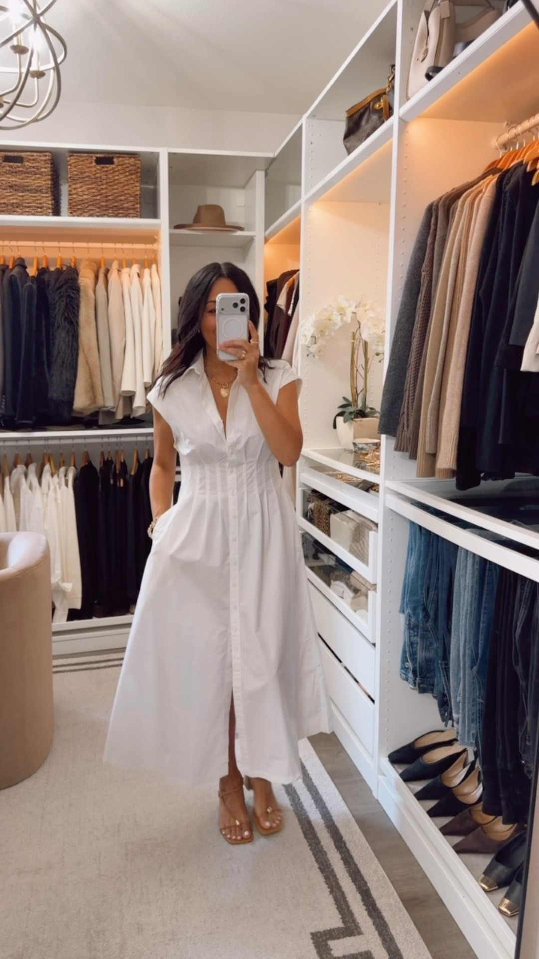Gap is currently having their Friends and Family sale- 40% off sitewide! Dress TTS

@Gap #GapPartner #howyouweargap

#LTKSaleAlert #LTKootd #LTKOver40