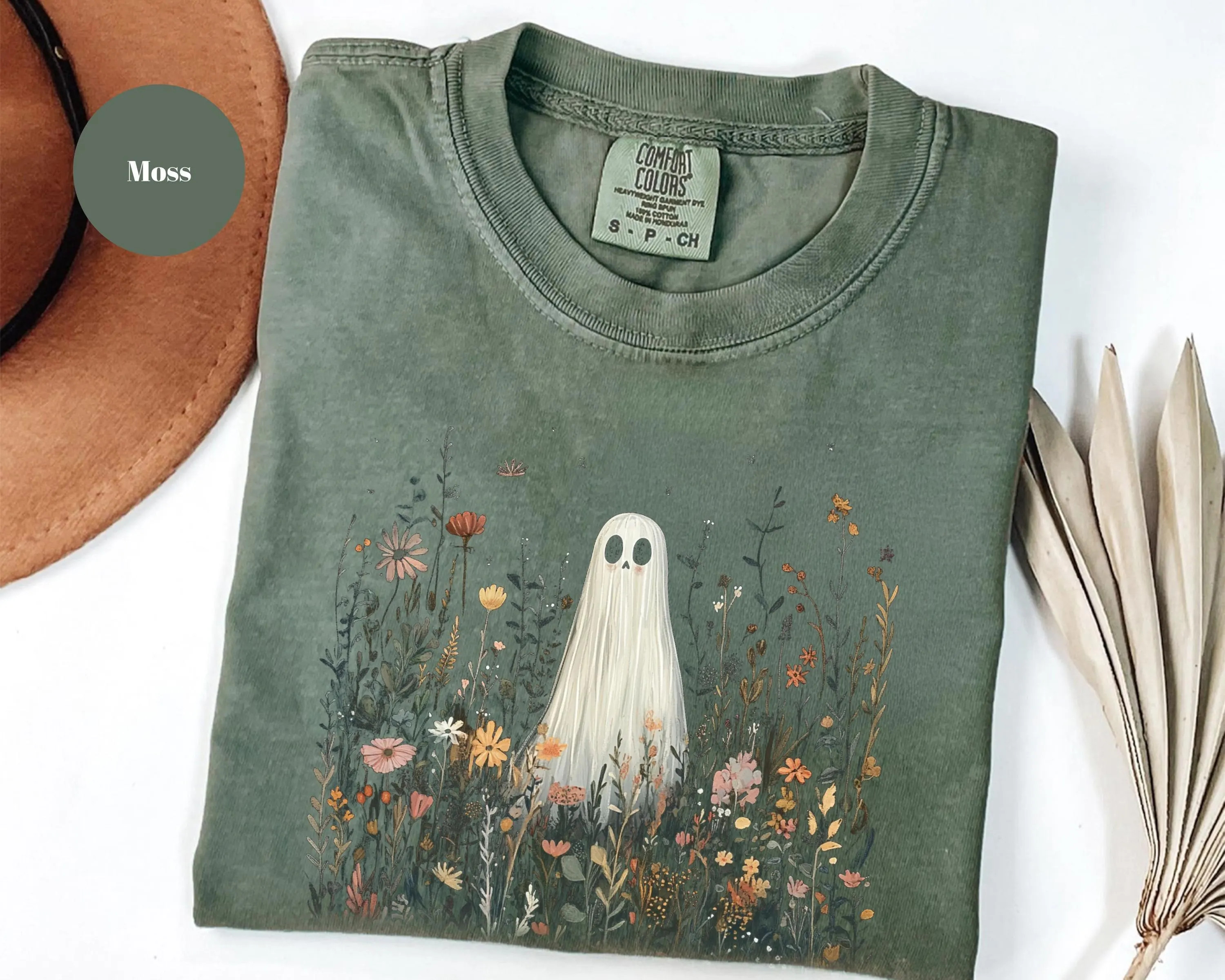 Comfort Colors® Halloween Graphic Tee: Cute Ghost with Wildflowers - Vintage Style | Etsy (Global)