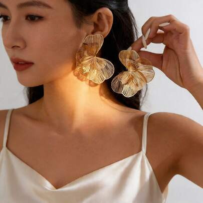 2 Piezas Pendientes De Flor Elegantes Y Con Estilo En Color Dorado, Adecuados Para Uso Diario, Citas, Fiestas, Festivales, Regalos, Banquetes Y Joyería Para Mujeres | SHEIN