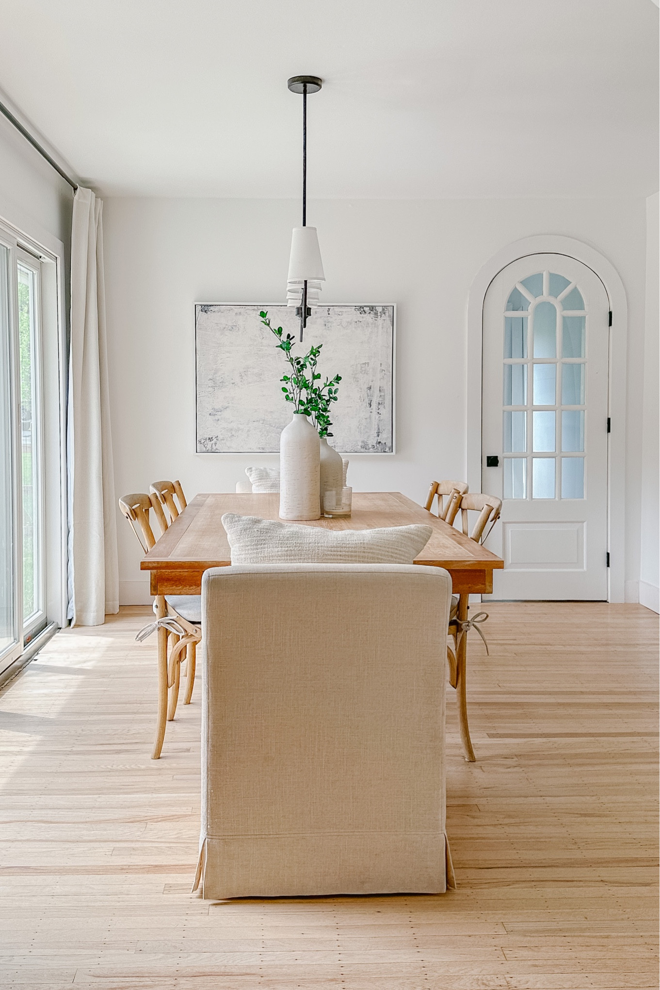 Dining room design!

Dining room interior design, dining room renovation, dining room furniture, chair, linen chair, black chandelier, vases, greenery, faux greenery, hearth and hand, Ballard design, target, home goods 