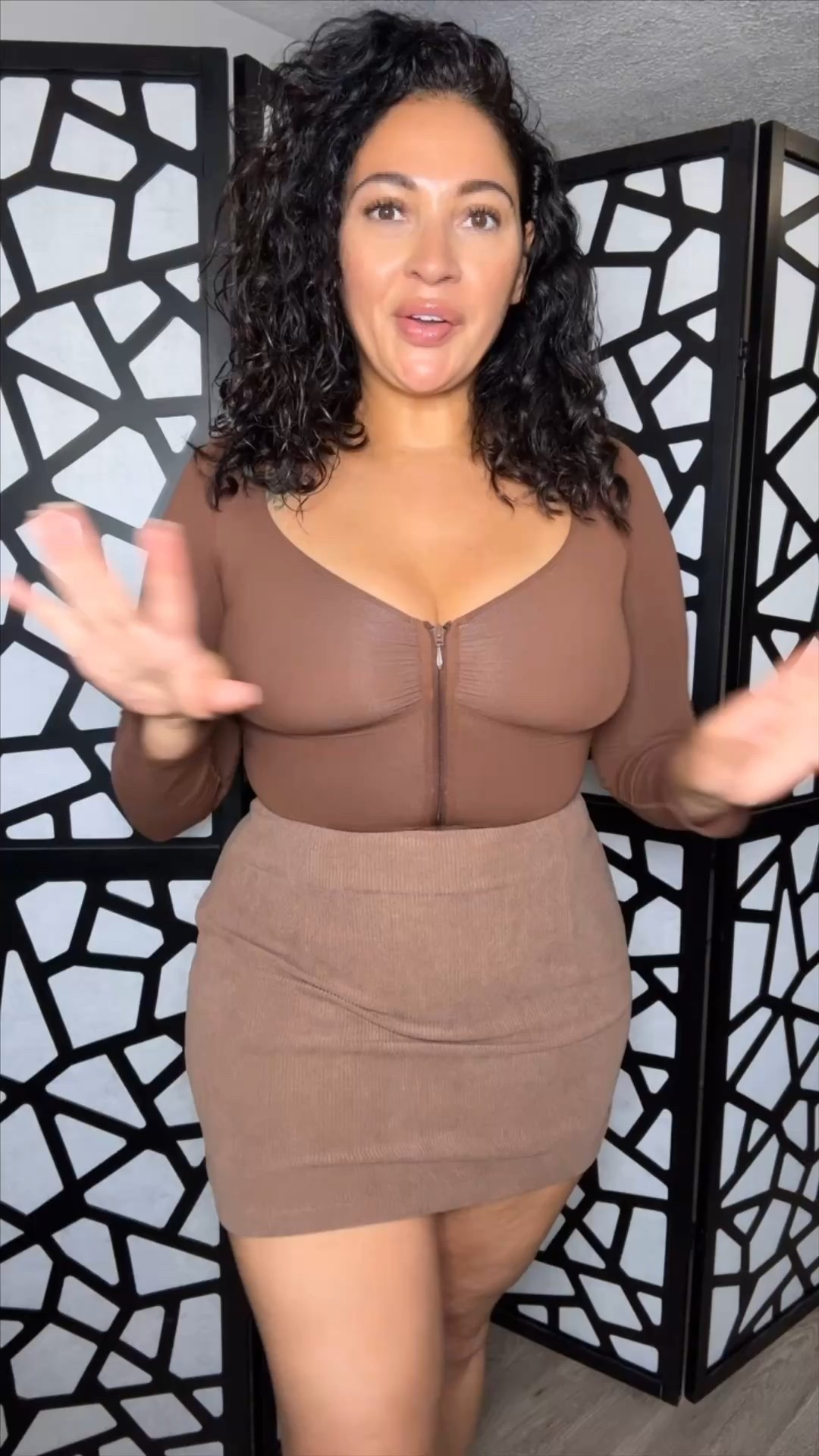 This corduroy skirt is way too cute!
Built in shorts and stretch in the waist 
For reference- I’m 5’6”, 180lbs and I’m wearing a size Large in this skirt. It’s true to size! 
#halara #midsize #fallfashion

#LTKFallSale #LTKMidsize #LTKStyleTip