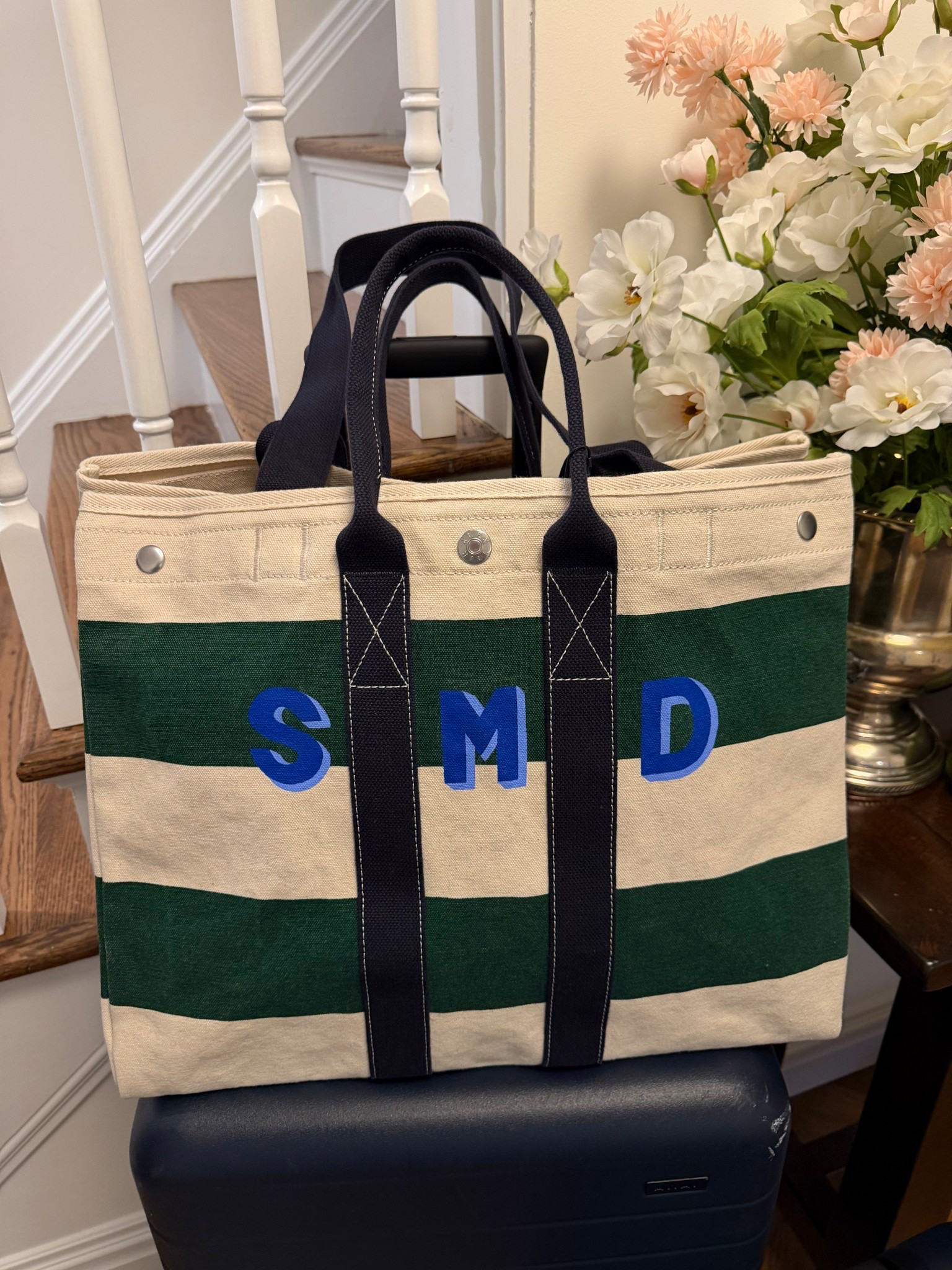 Weekend tote 

Travel bag 
Duffle bag 


#LTKootd #LTKTravel #LTKdayinmylife