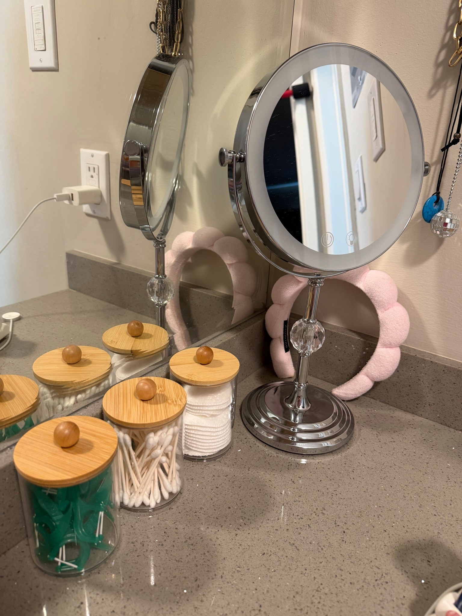 Vanity stuff

#LTKmorningroutine #LTKselfcare #LTKFindsUnder50