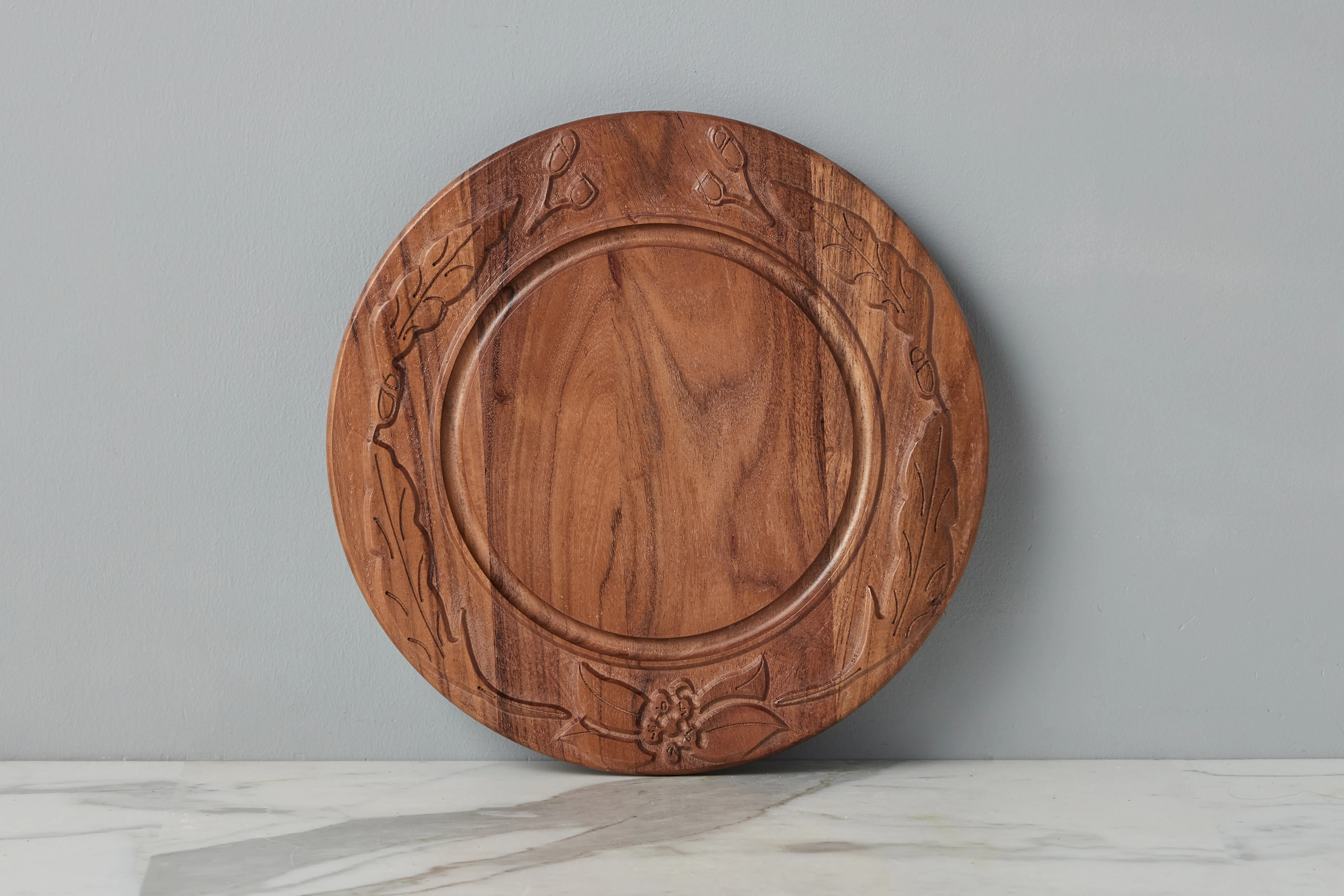 Vintage English Bread Board, Medium Round | etúHOME