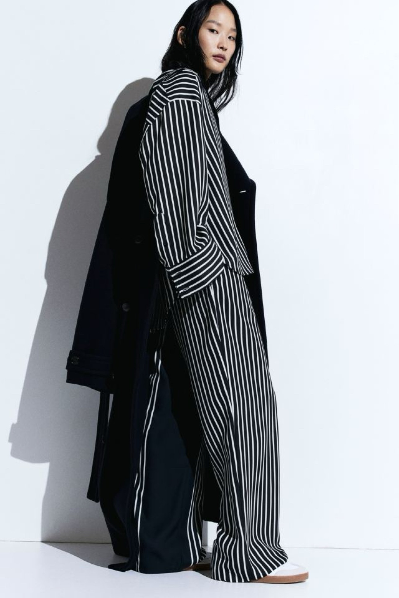 H&M striped co - ord | Toteme set | striped set | oversized shirt | h&m edit 

#LTKeurope #LTKfindsunder100 #LTKstyletip