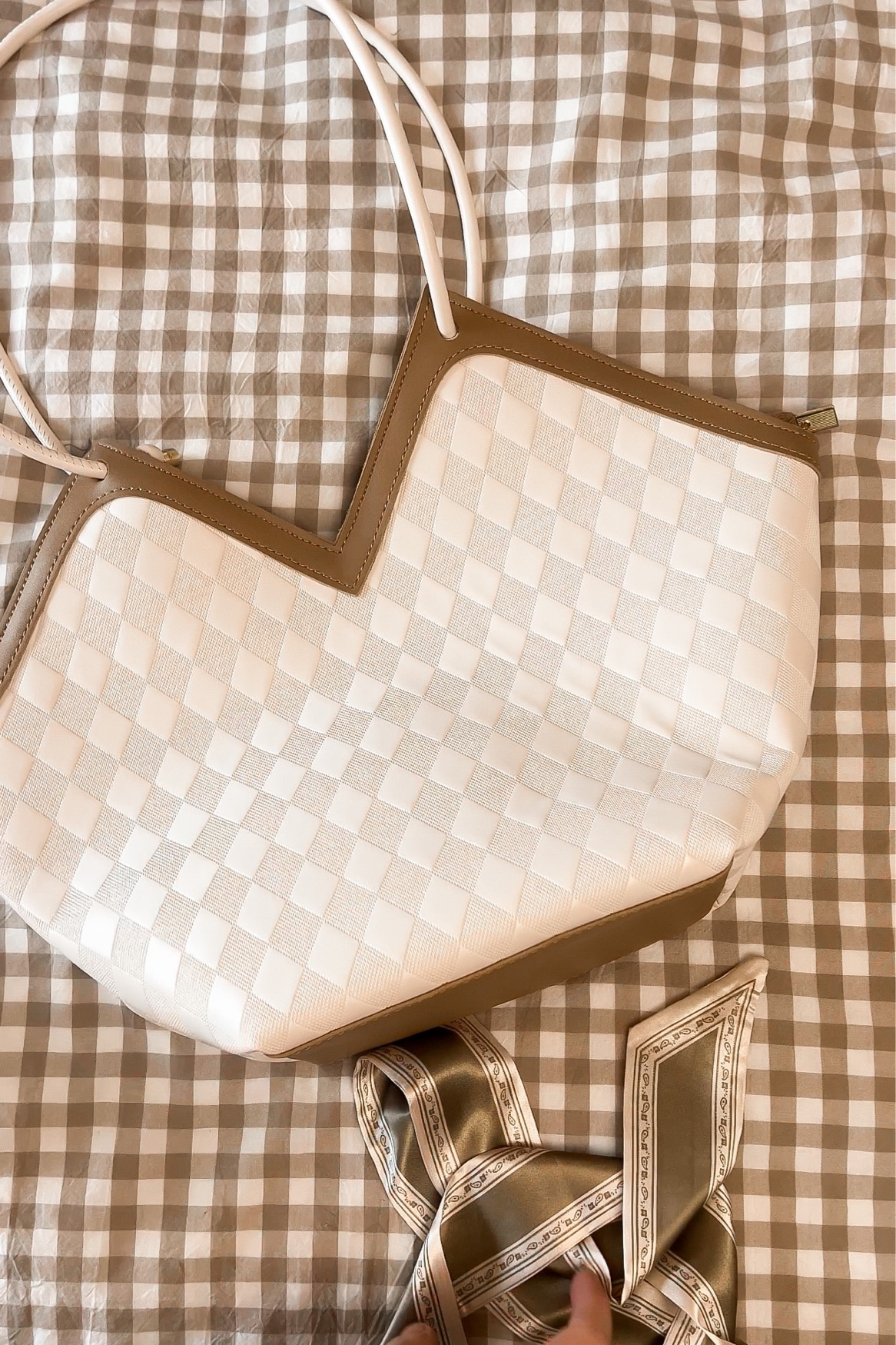 The IT bag of summer! 

#LTKitbag #LTKsalealert #LTKGiftGuide