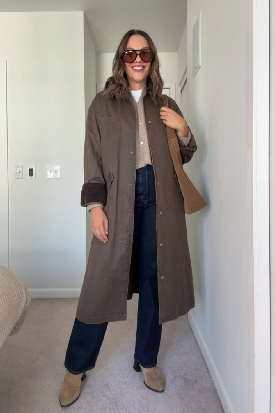An easy fall outfit!

-Aritzia white T-shirt, I have a medium. 
-Aritzia tan fine knit cardigan, I have a size medium. 
-Zara waxed trench coat, style number 4341/881. Similar linked.  
-Levi’s ribcage straight jeans in indigo. I have a size 30x32. 
-Beige suede ankle boots, similar linked. 
-Coach tan suede shoulder bag. 
-Brown aviator sunglasses. 



#LTKautumn #LTKstyletip #LTKcanada