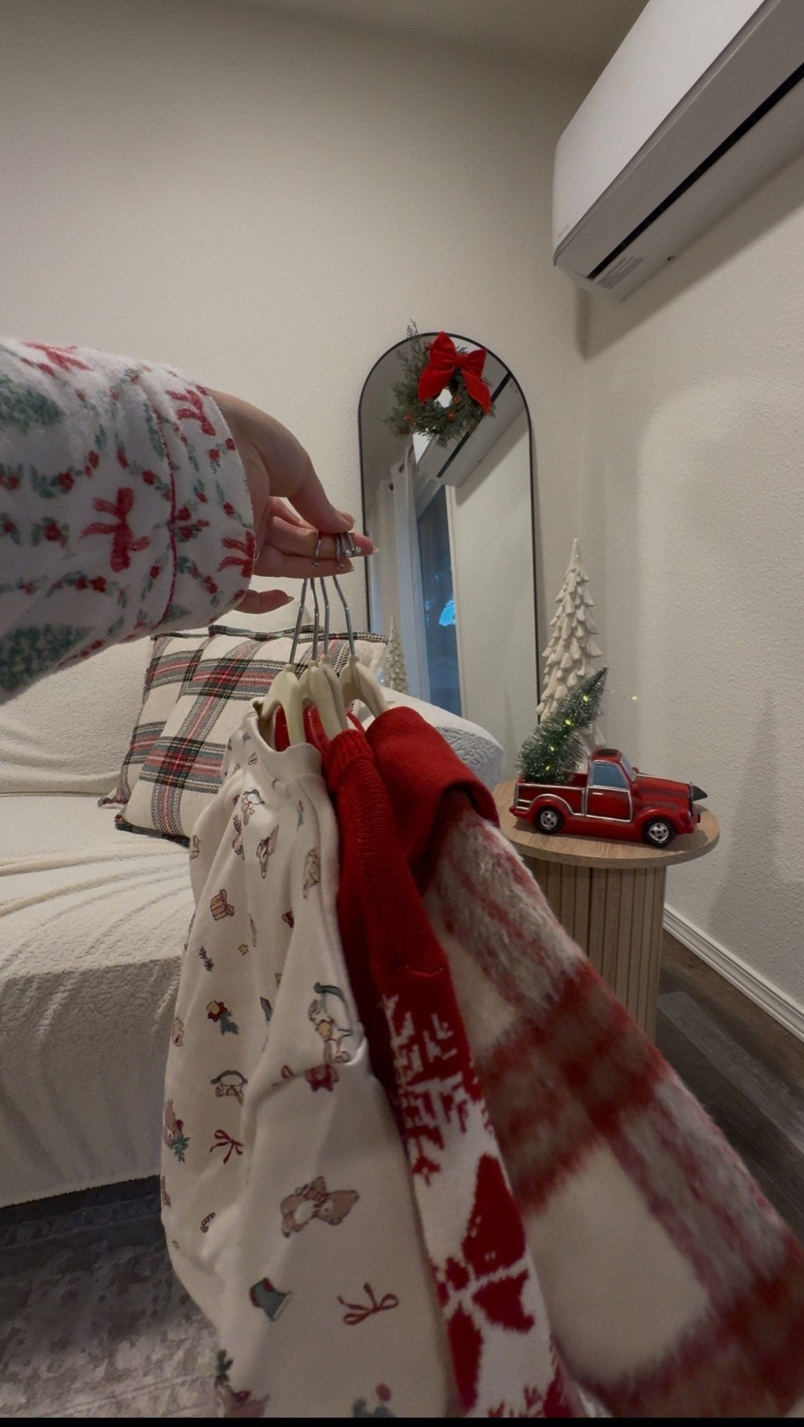 Toddler haul, sweaters, Christmas sweaters, girl mom, H&M 

#LTKHoliday #LTKKids #LTKgrwm
