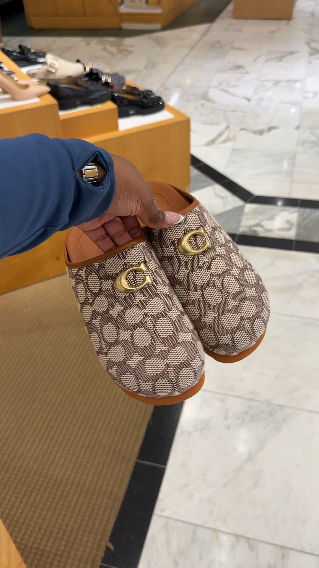 Love these Coach clogs for fall 🤎

#LTKShoeCrush #LTKGiftGuide #LTKHoliday