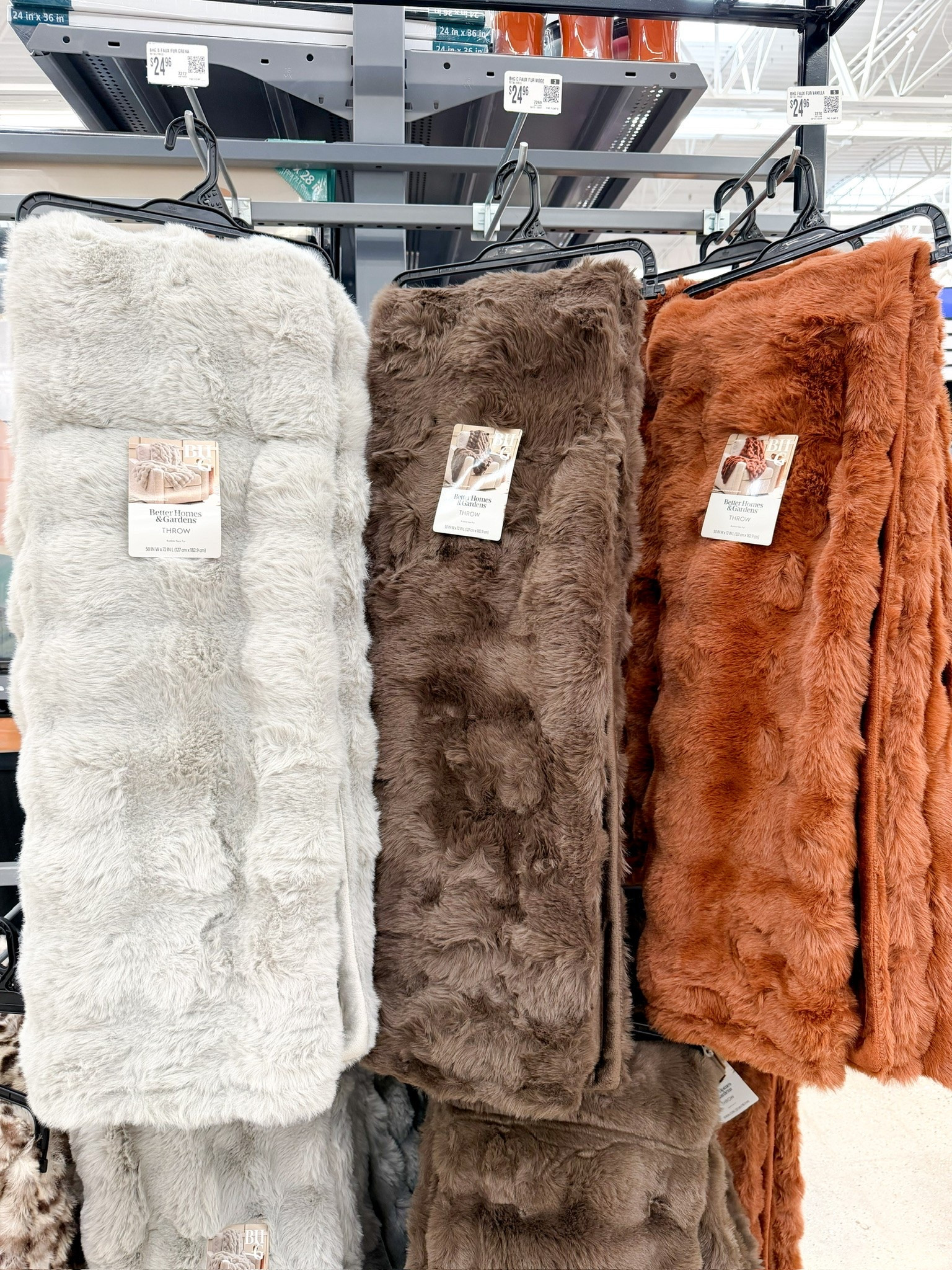 You’ll find these generously sized (50” x 72”) comfort faux fur throws @Walmart .  Choose from beautiful fall colors and several patterns - bubble, channelled or solid.

//
Fall throws
Faux fur throws
Large throws

#LTKdayinmylife #LTKSeasonal #LTKHome
