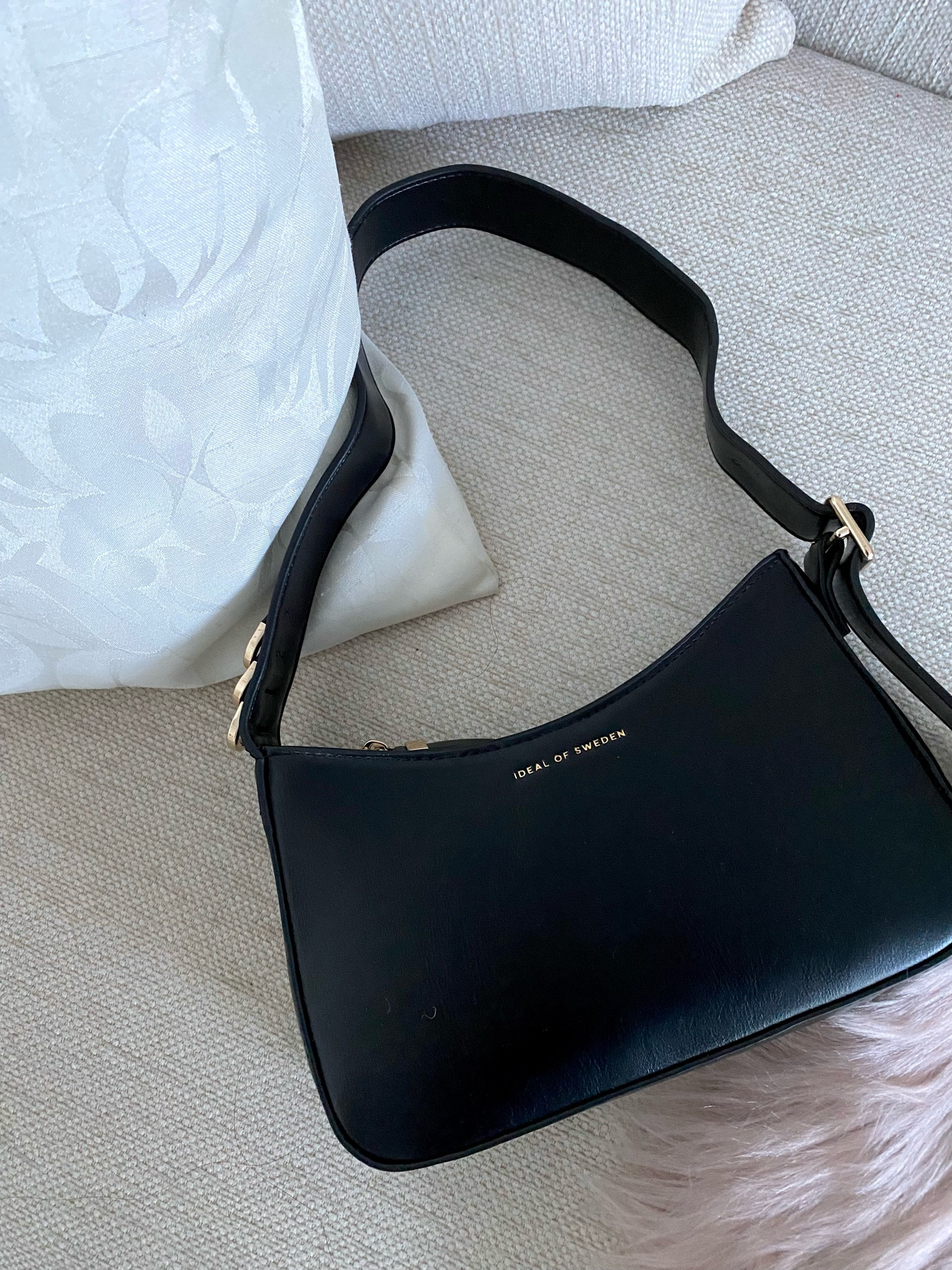 New Year, New Bag 🖤

#LTKunder100 #LTKSeasonal #LTKsalealert