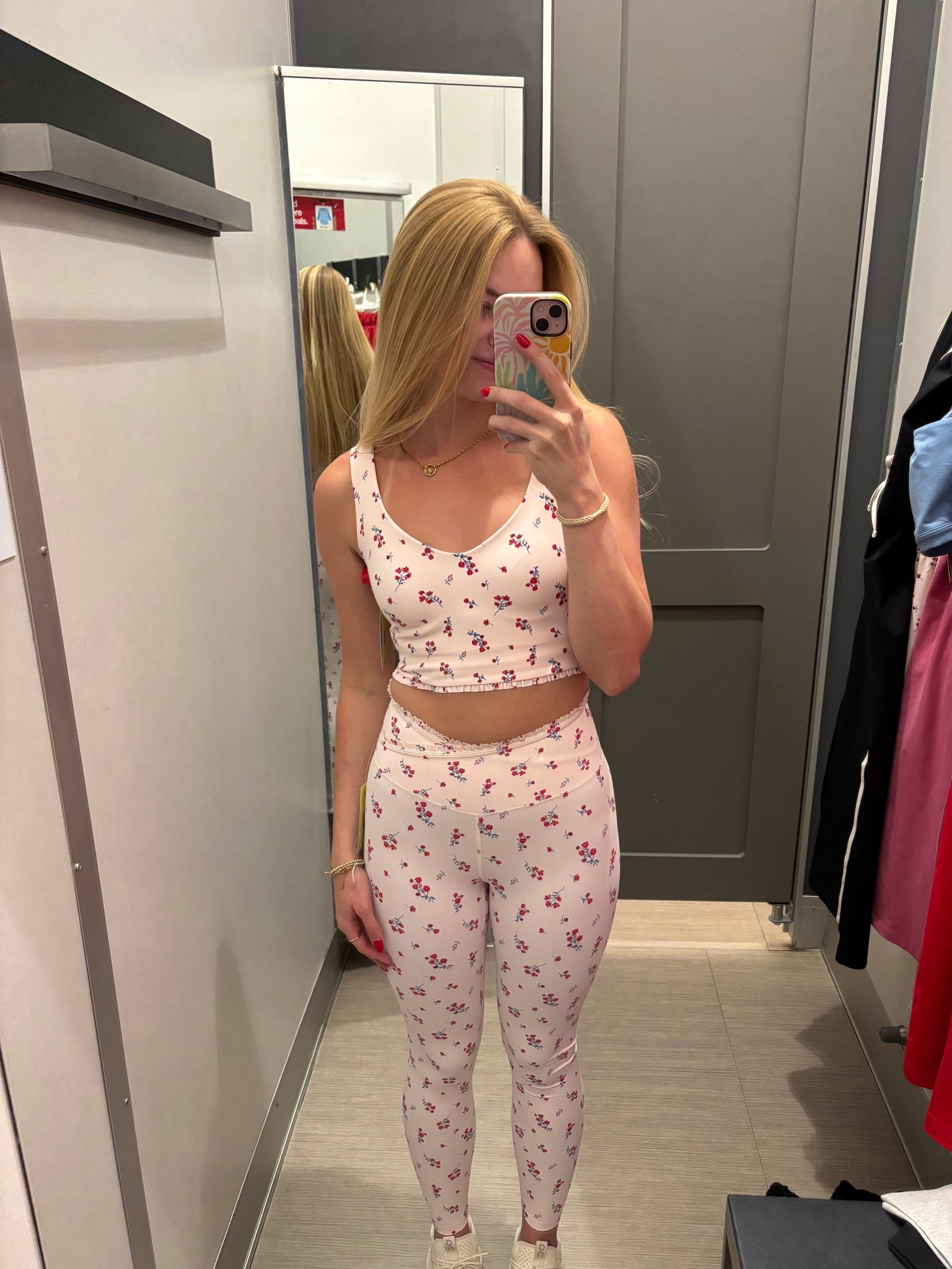 valentine’s day workout set from target!
wearing size small in both top +bottoms 

#LTKActive #LTKSeasonal #LTKFindsUnder50