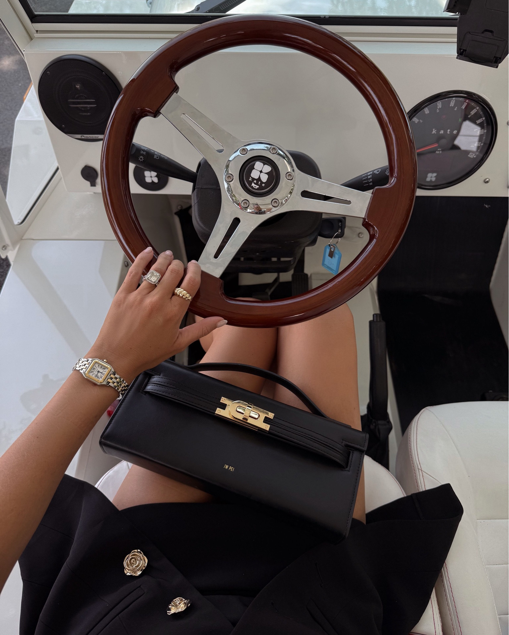 My most worn hand bag is ON SALE now on AMAZON! Shop now 🖤

Hand bag, Amazon find, Amazon sale, hand bag, purse, clutch

#LTKValentine #LTKSaleAlert #LTKootd