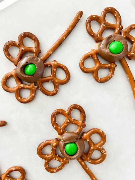March is coming up as is St. Patrick’s Day🍀💚 Check out this easy clover St. Patrick’s Day snack! 

All you need:

Pretzels (3 per snack)
Pretzel Stick (1 per snack)
Rolos (1 per snack)
Green M&M’s (1 per snack)

Preheat oven to 350. Assemble your clovers, then place one Rolo where all 4 pretzel pieces touch. Bake for 3-5 minutes, enough time to soften Rolo. Remove from heat and press 1 M&M in the center of the Rolo, making sure all pretzel pieces are still touching and Rolo is helping them stick together. Allow to cool for 10 minutes, enough time for the chocolate to harden! 

#LTKhome #LTKparties #LTKSeasonal