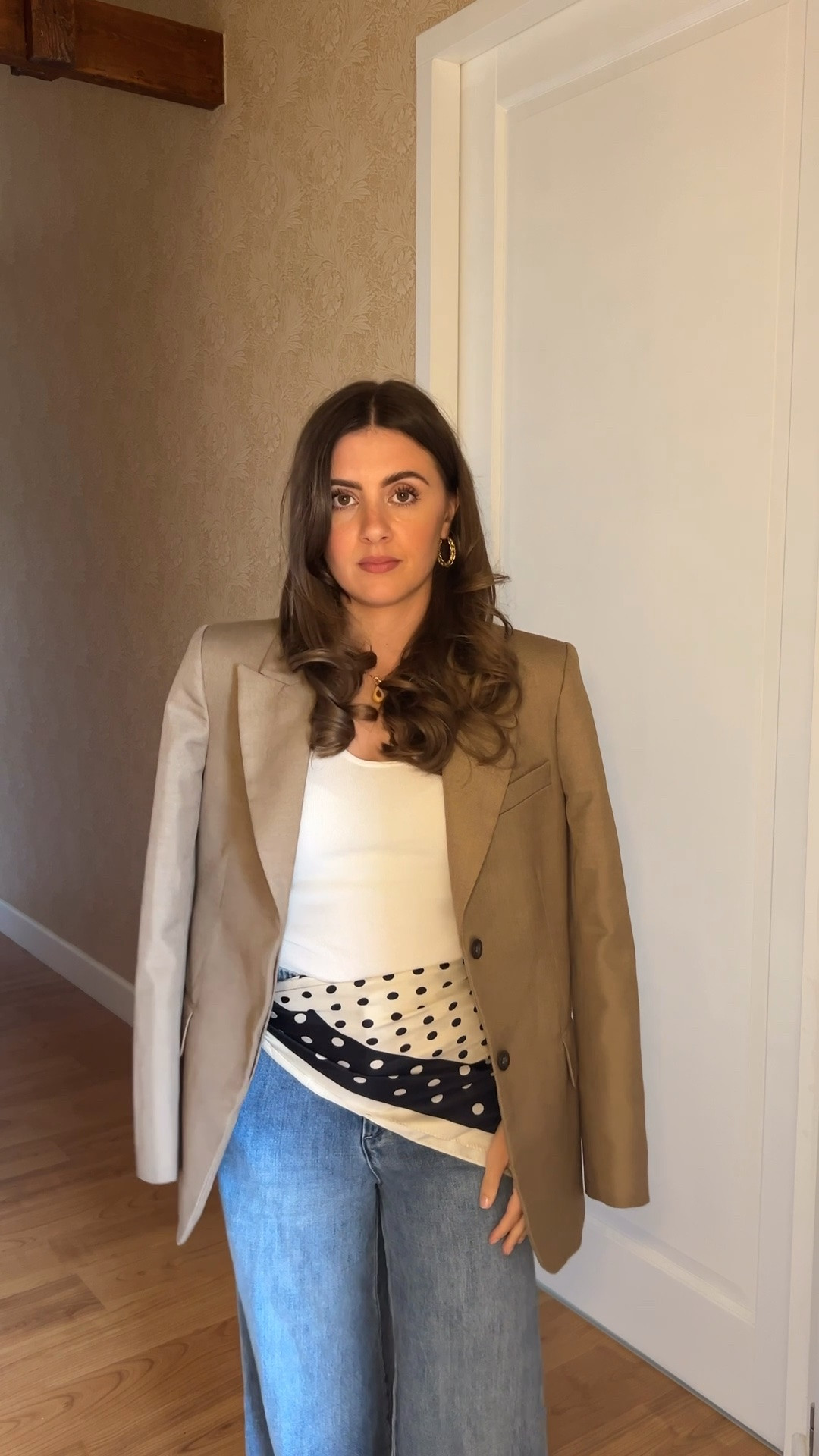 Blazer met een witte top en jeans, een van mijn favoriete looks 😍. Helemaal verliefd op deze ballon jeans ❤️

#LTKspring #LTKjeans #LTKstyletip